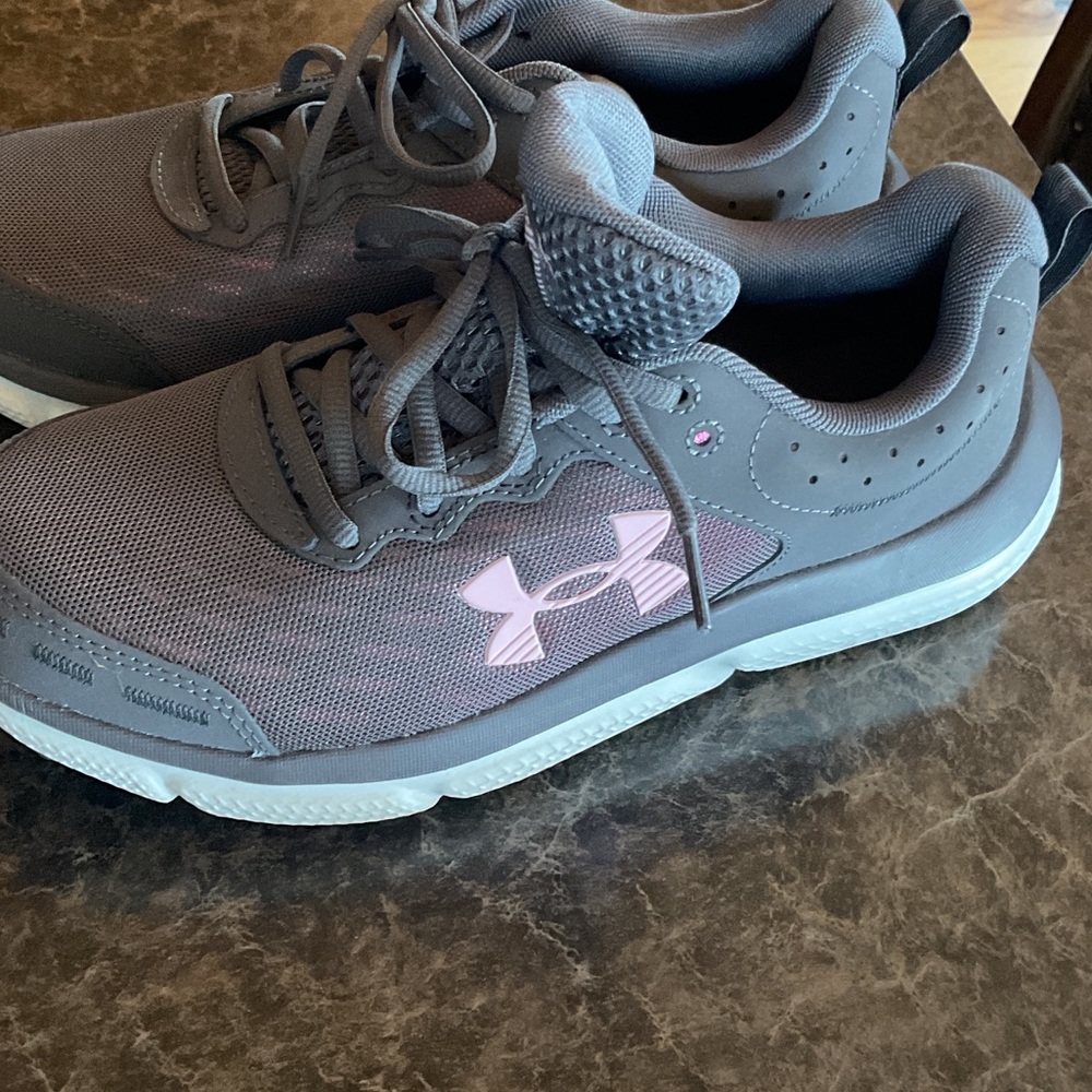 Under Armour Charcoal Athletic Shoes